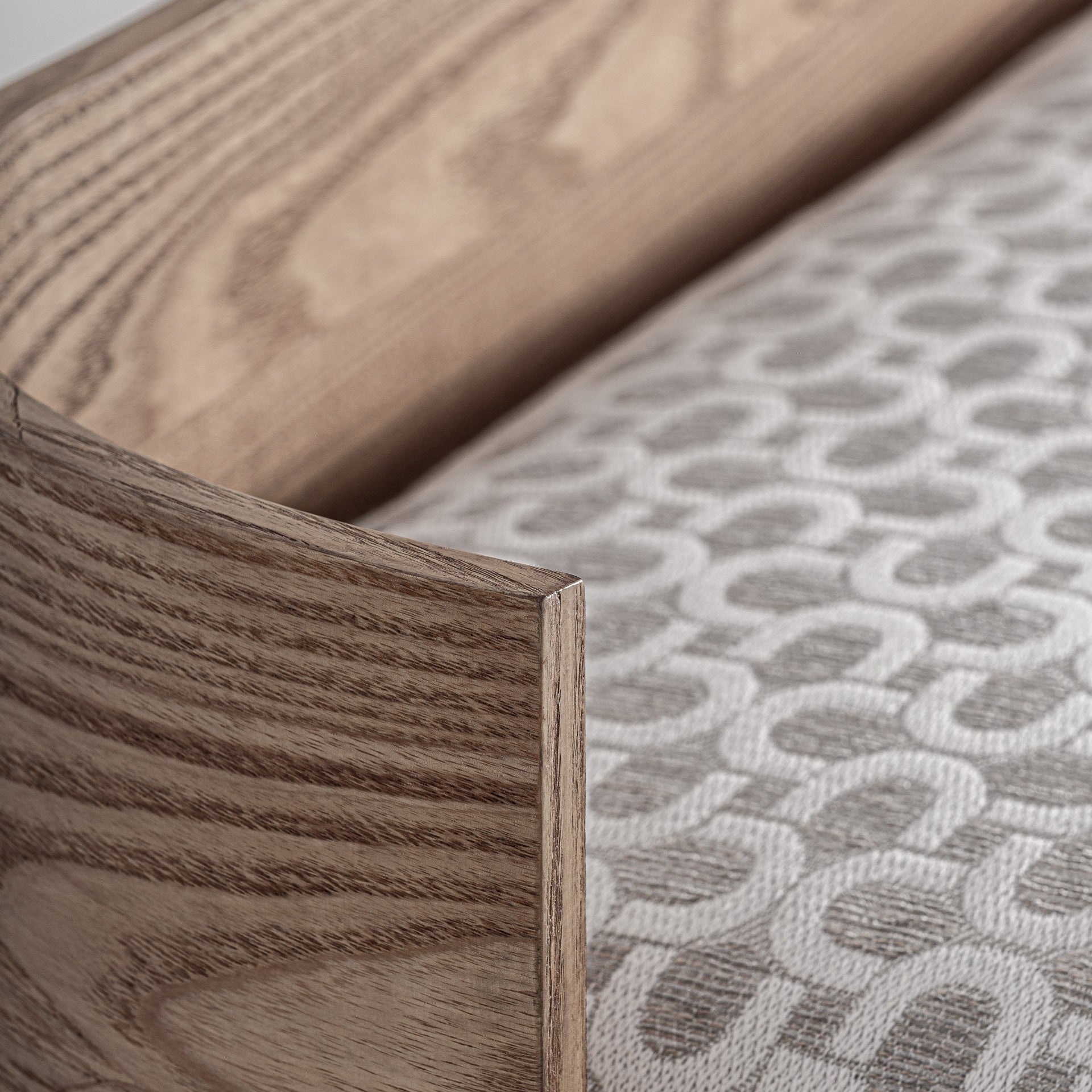 Bank KALK beige mit Basis aus Weidenholz