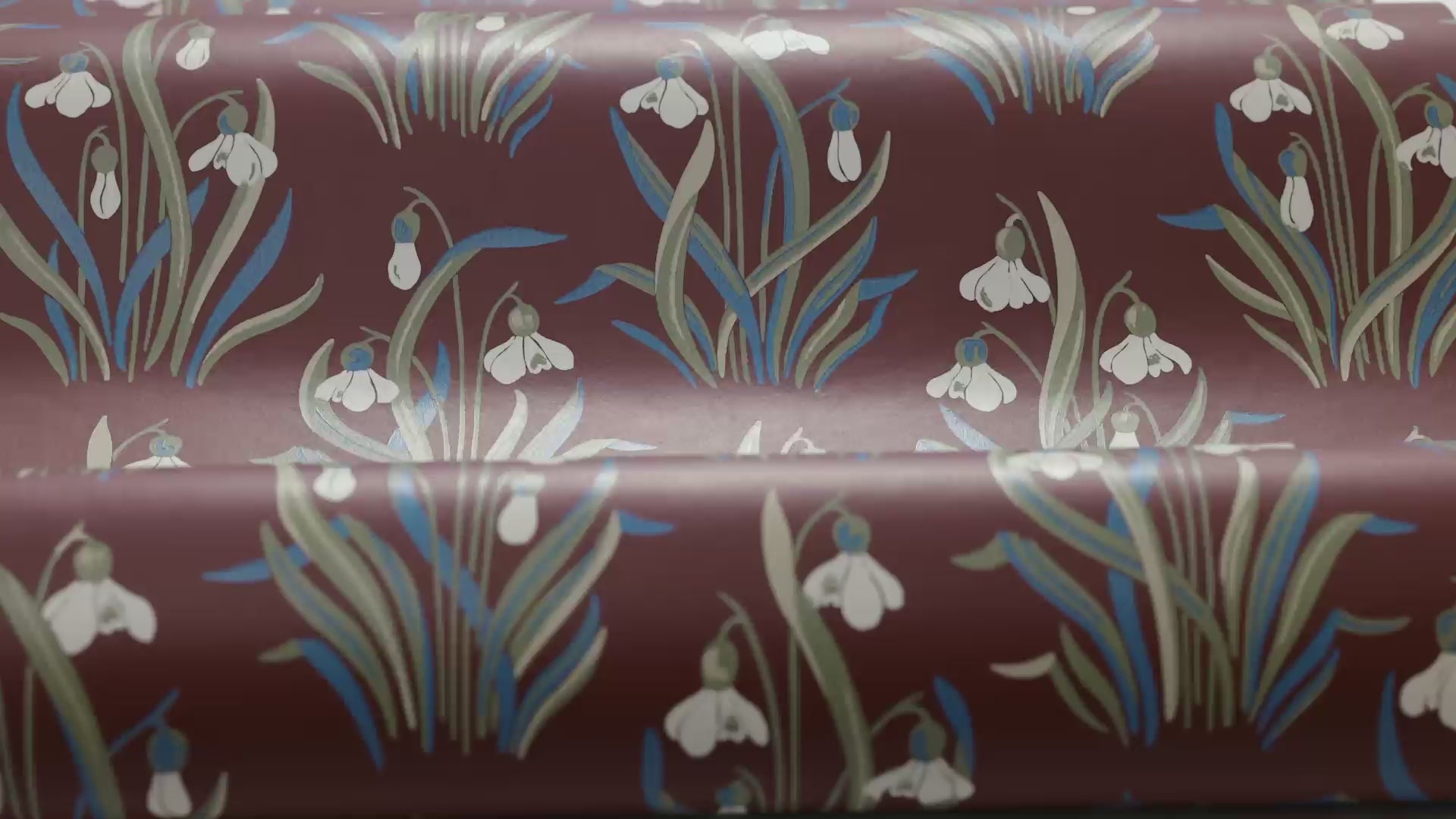 SNODROPPE Red and Blue Floral Pattern Wallpaper