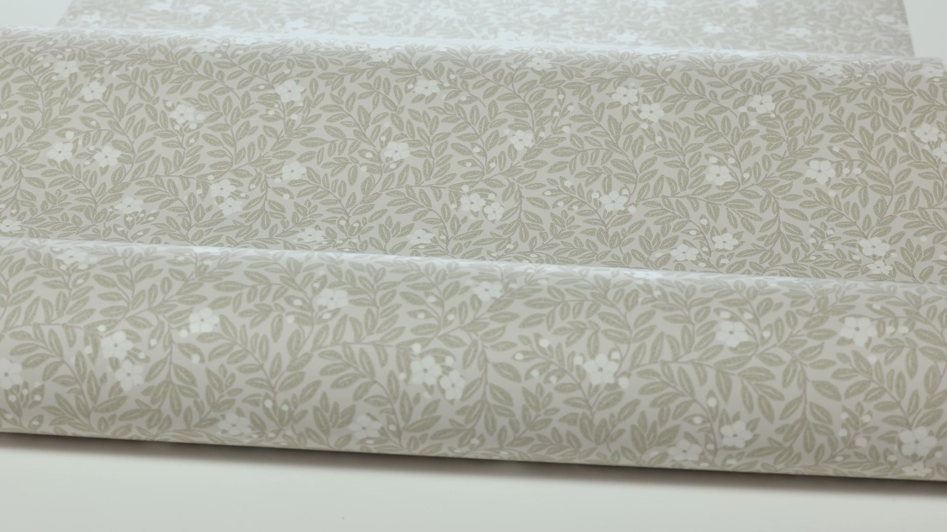 Tapeta z roślinnym motywem kwiatów i liści MYRTEN khaki z białym