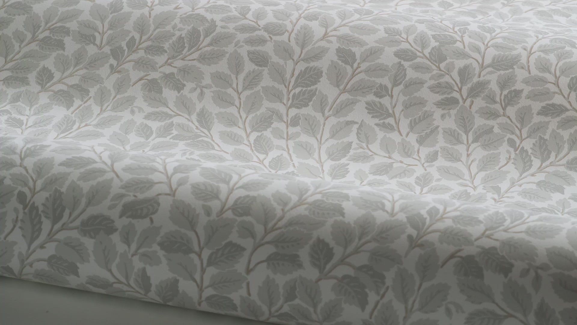 Hazel White Wallpaper with Greenish Gray Leaf Pattern