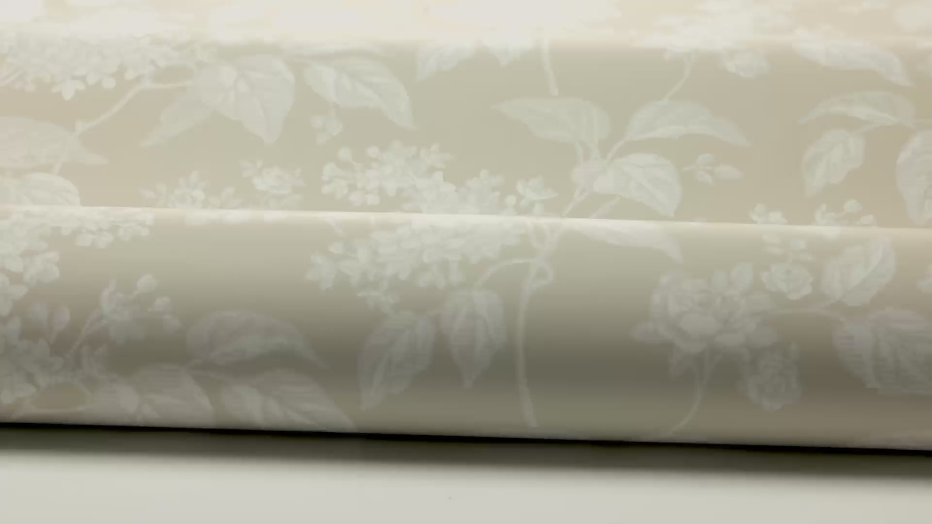 Tapete mit pflanzlichem Blumenmotiv SYREN beige mit Weiß