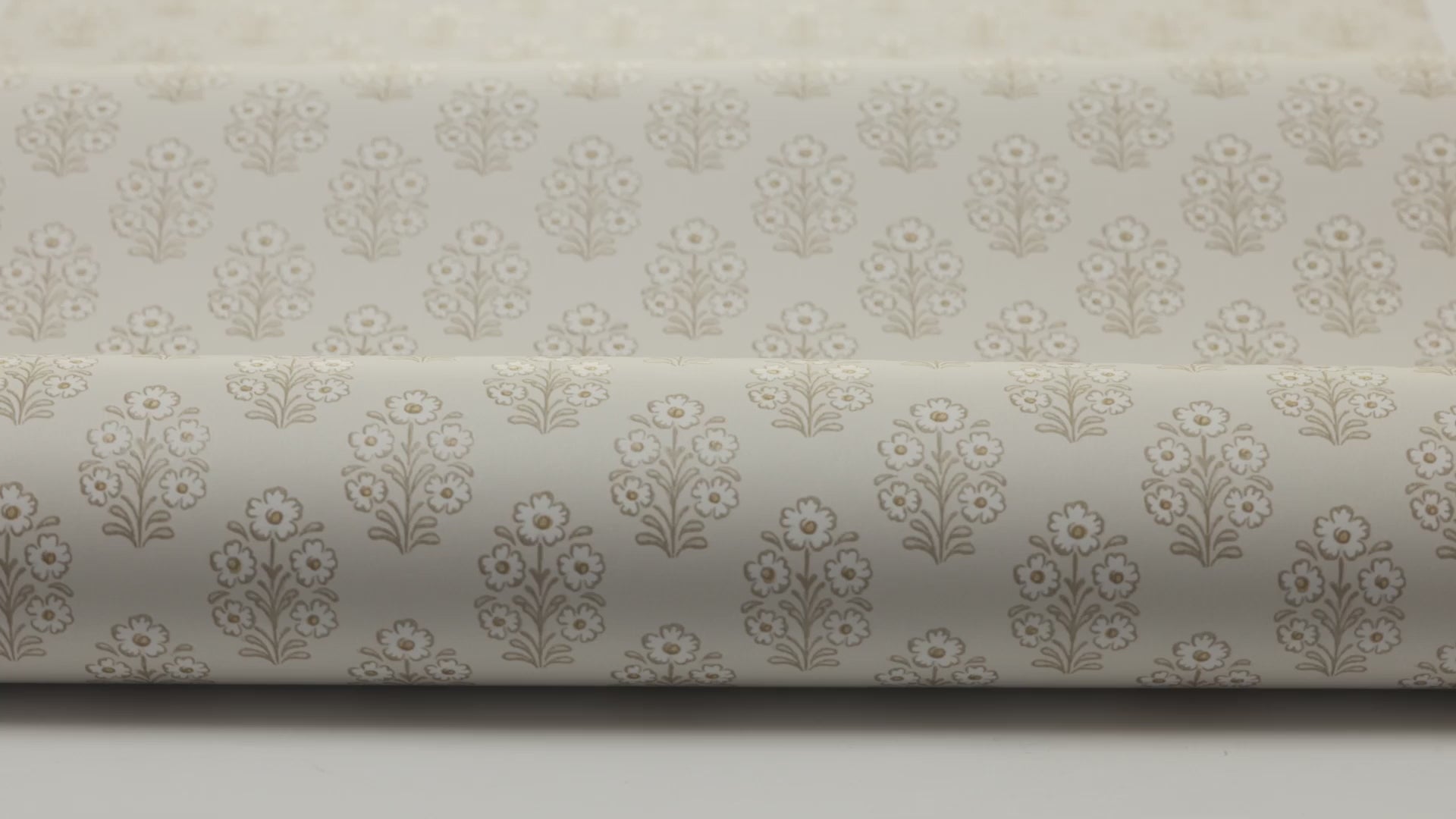 Tapete mit pflanzlichem Blumenmotiv SIBYLLA cremefarben mit beige