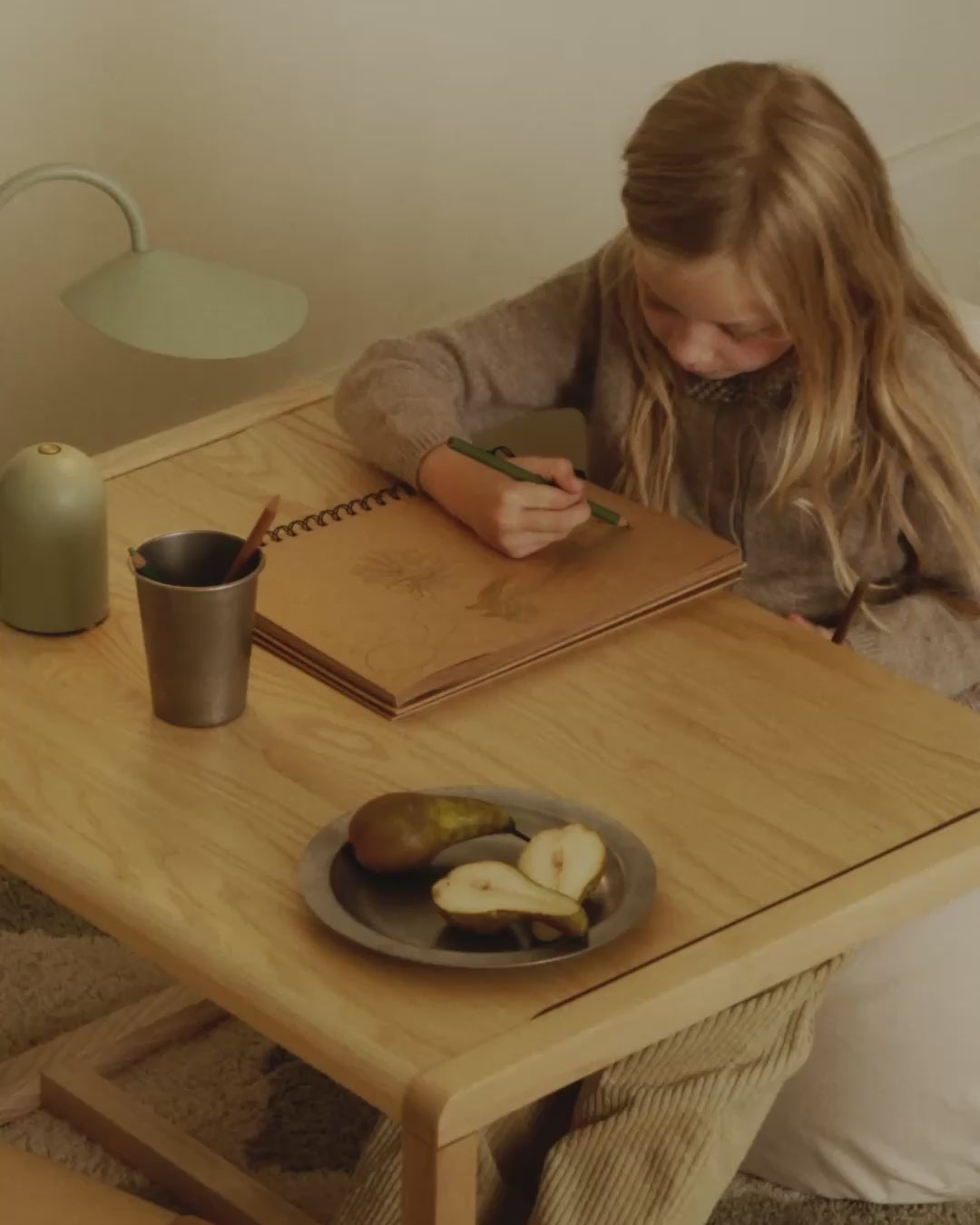 Puf PEAR jasnozielony z brązowym