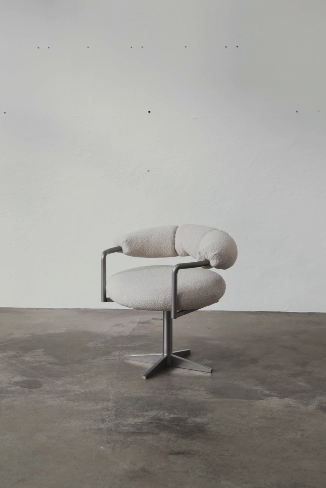 CROISSANT upholstered swivel chair