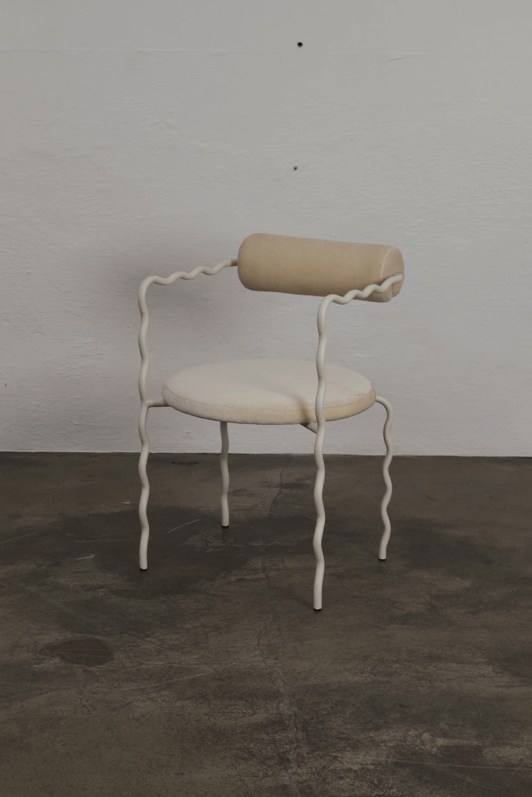 SAGE VAGUE Armchair upholstered with a metal base