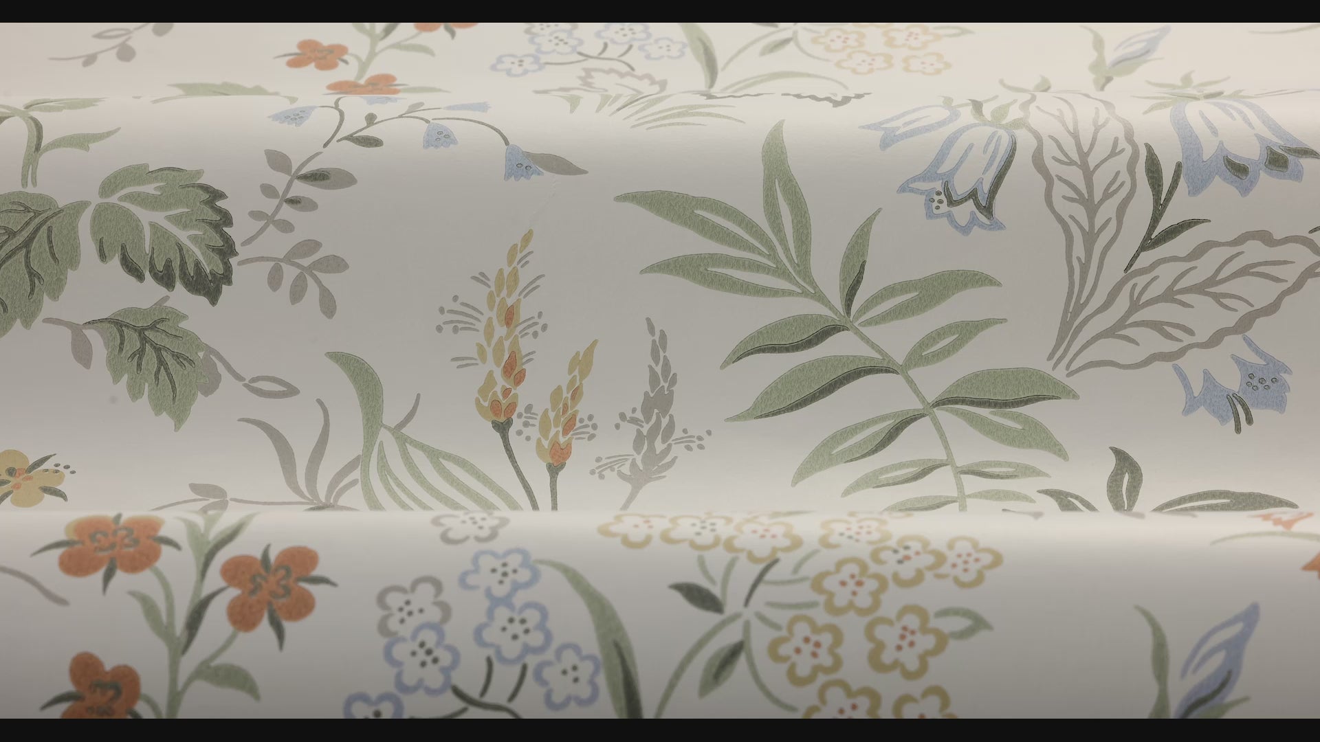 FOLKLORE Cream Wallpaper with Green Plant Motif