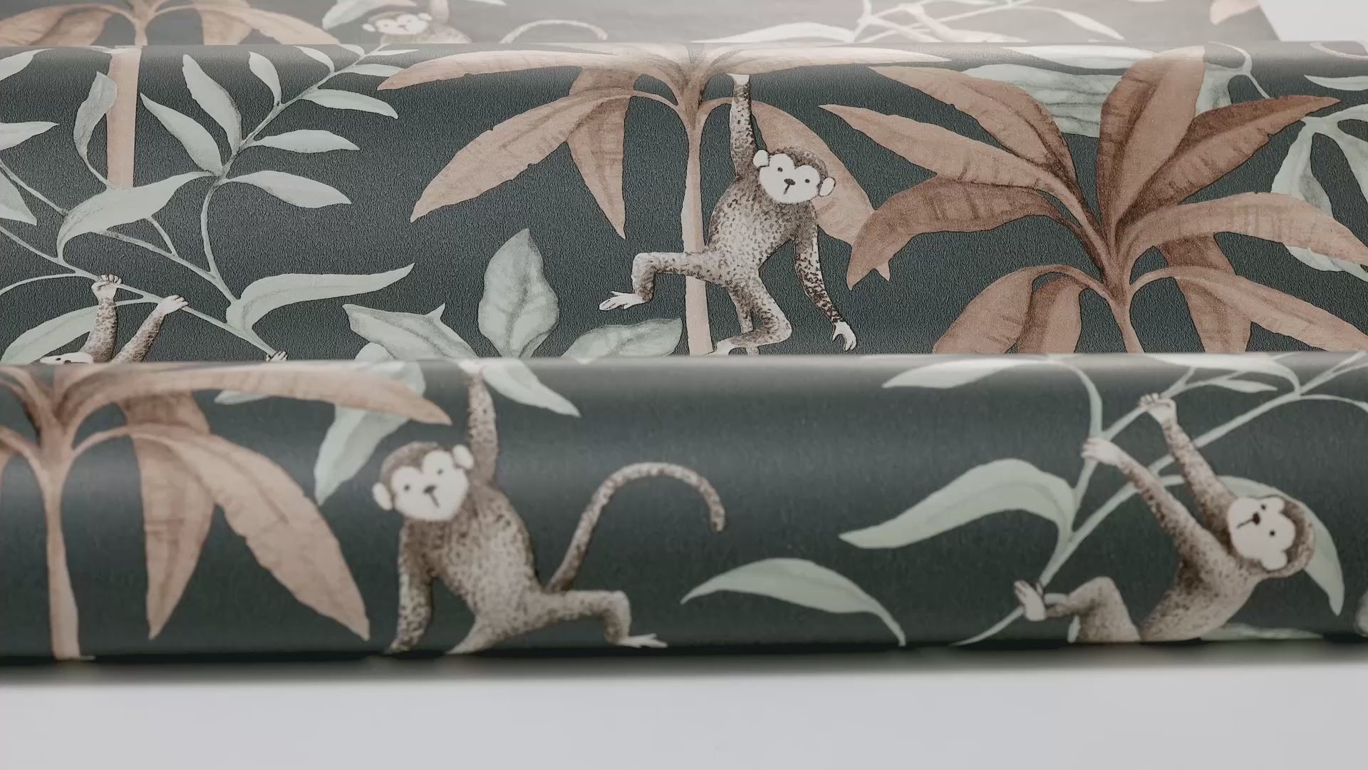 Tapeta dziecięca z motywem dżungli JUNGLE FRIENDS granatowy