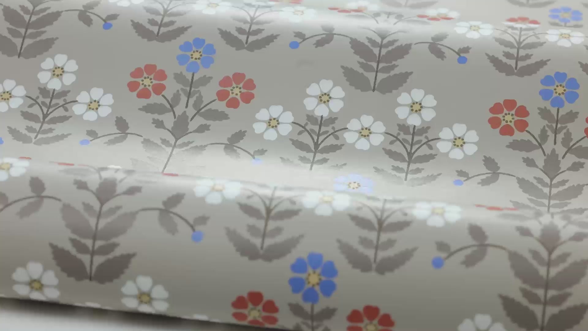 SIPPOR Brown Floral Plant Motif Wallpaper with Red