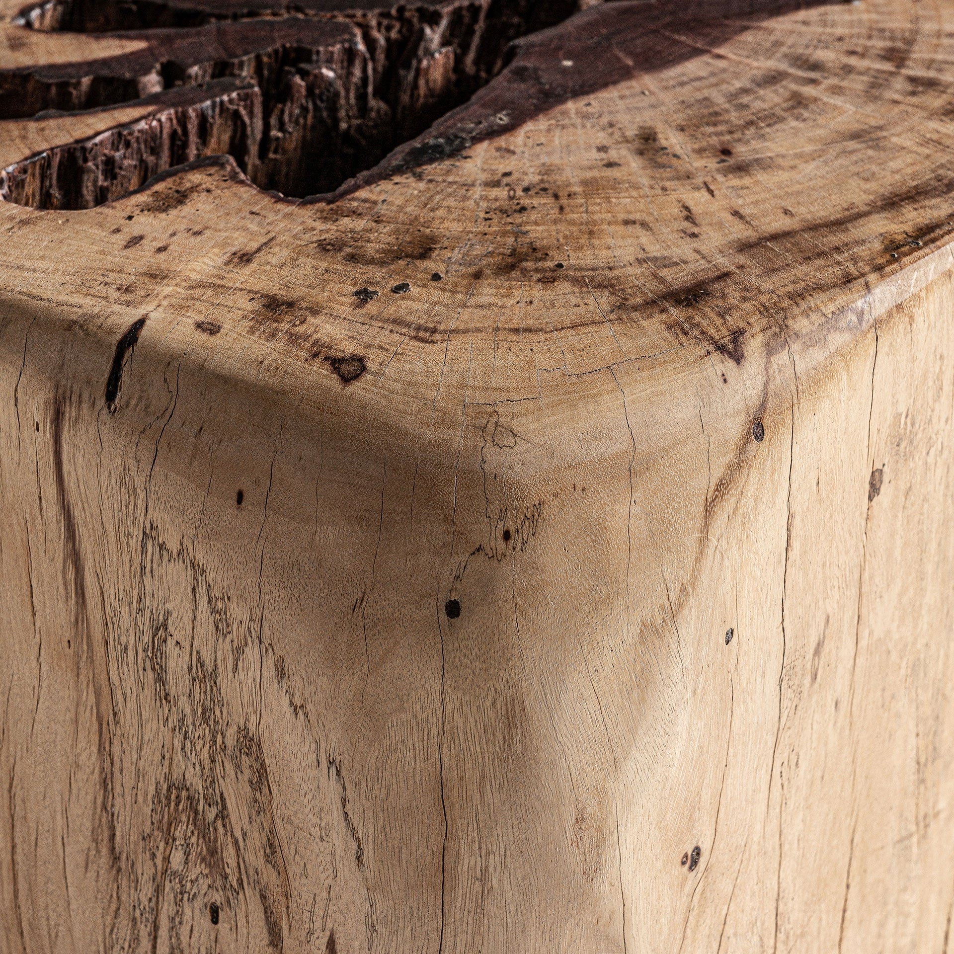 Stolik boczny kwadratowy DHARM drewno tamaryndowca