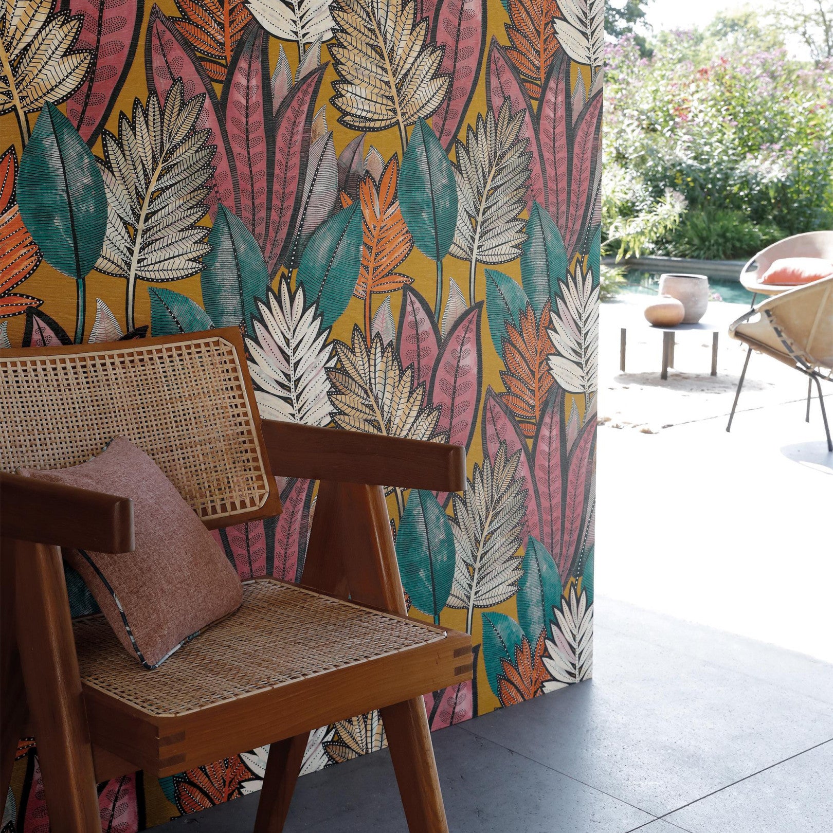 Tapeta strukturalna z motywem roślinnym SABAL - TABAC/CELADON brązowy z seledynowym