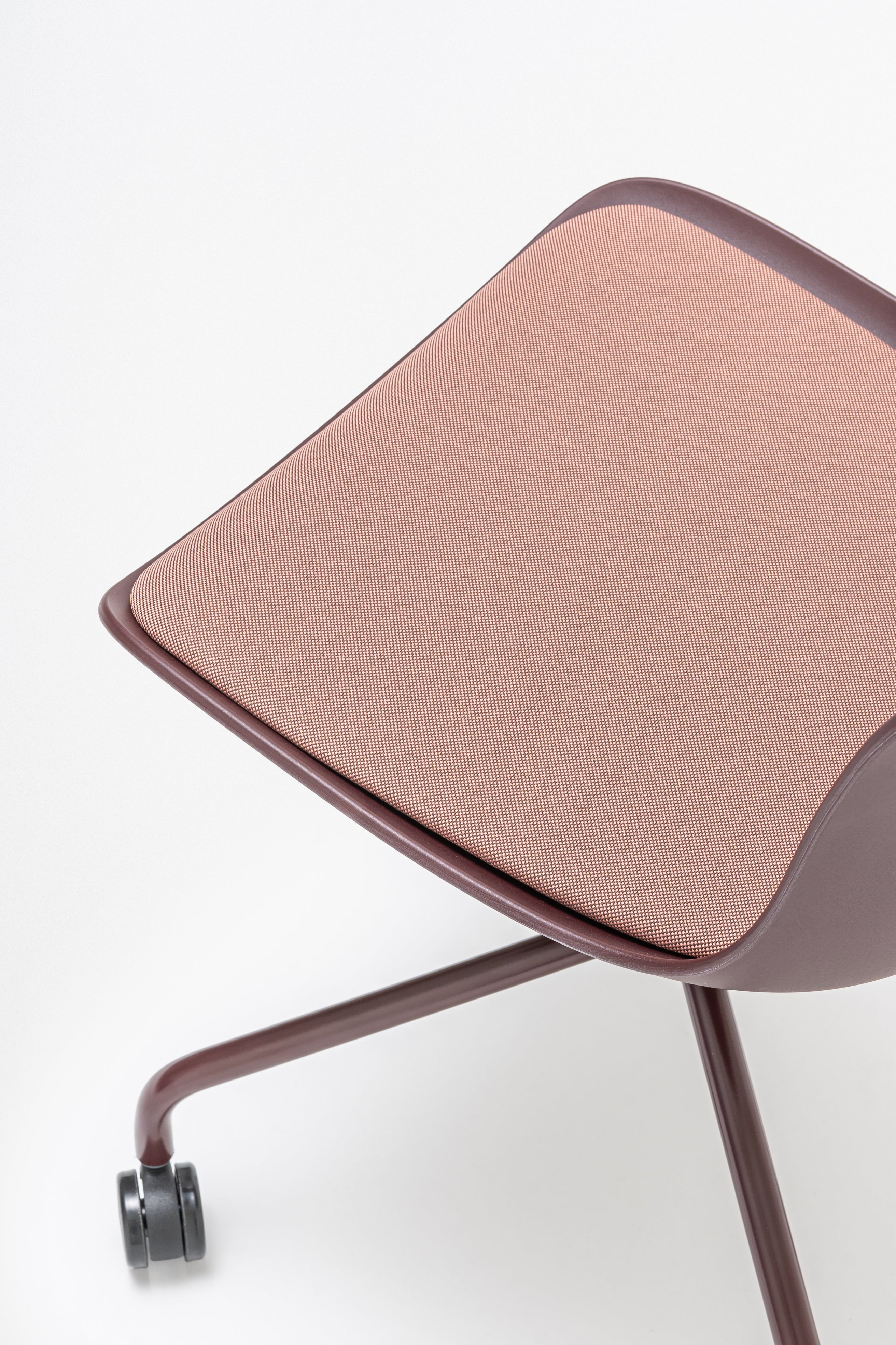 Swivel chair Baltic 2 remix aluminum base with wheels for a hard surface