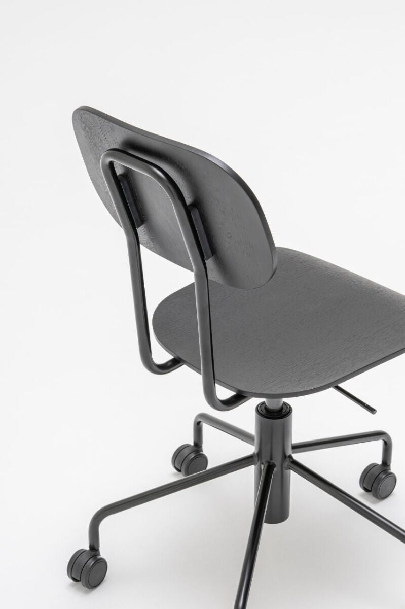 Krzesło NEW SCHOOL regulowana podstawa ceglasty [Milena] MDD    Eye on Design