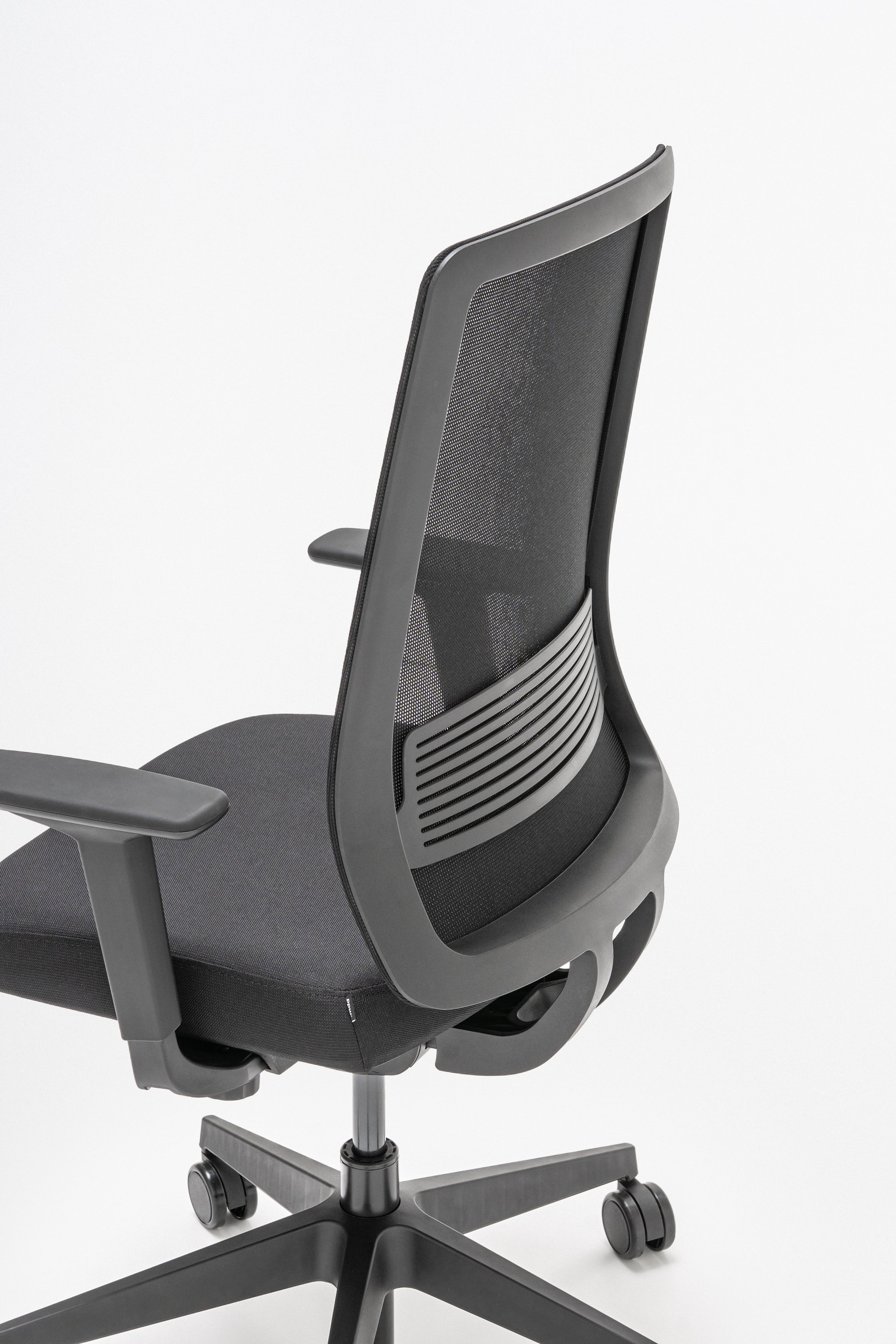 Apex Office Chair mit Rädern für eine harte Oberfläche