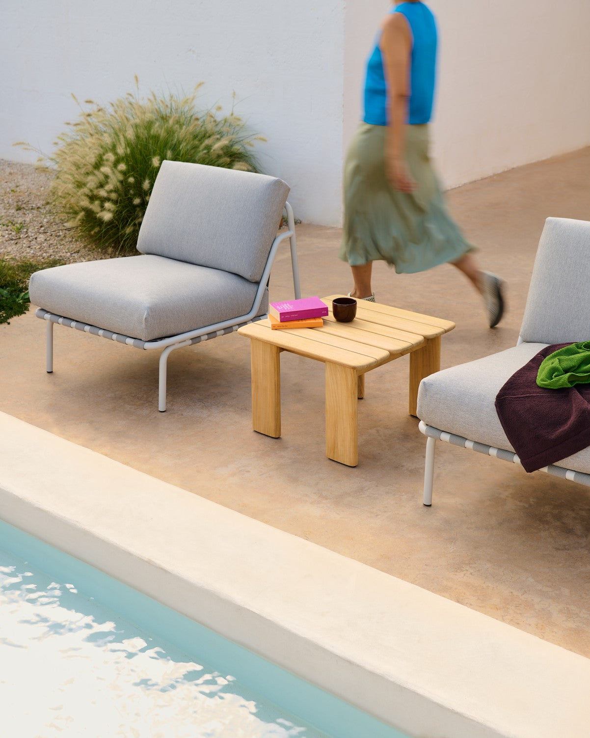 Outdoor Armchair SETTLE Gray with Green Base [Amelia]