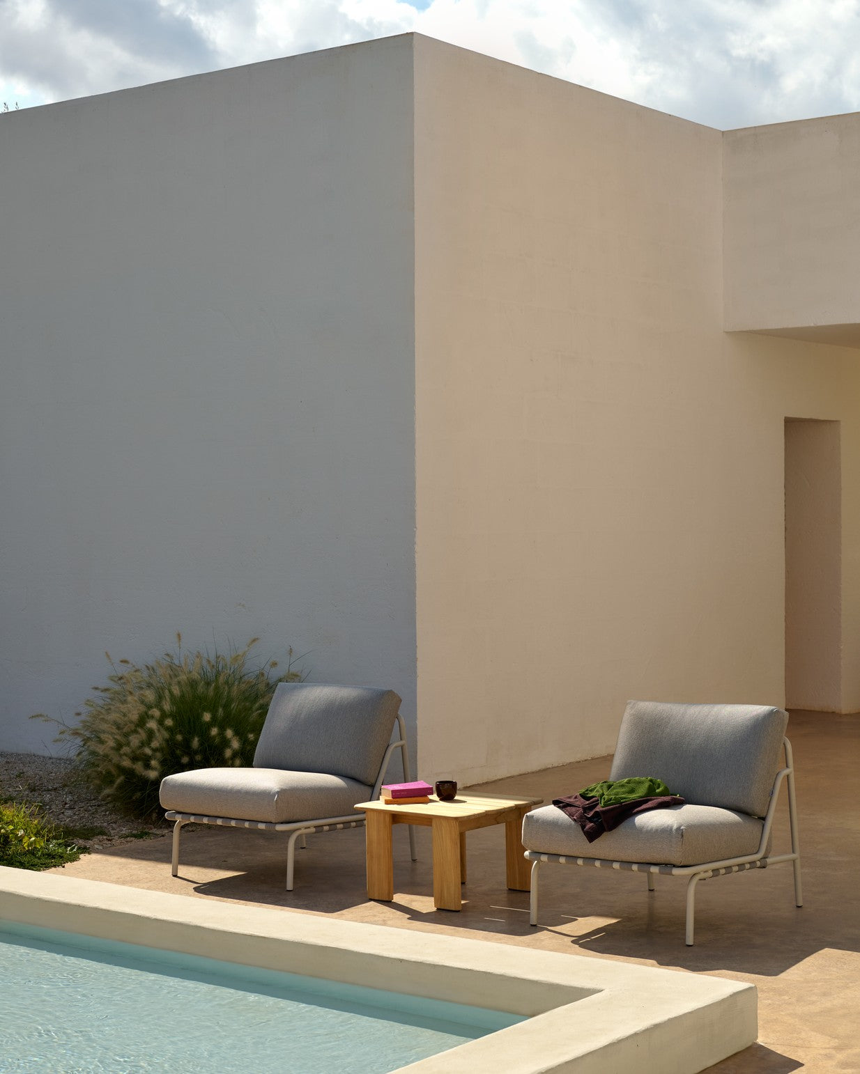 Outdoor Armchair SETTLE Gray with Green Base [Amelia]