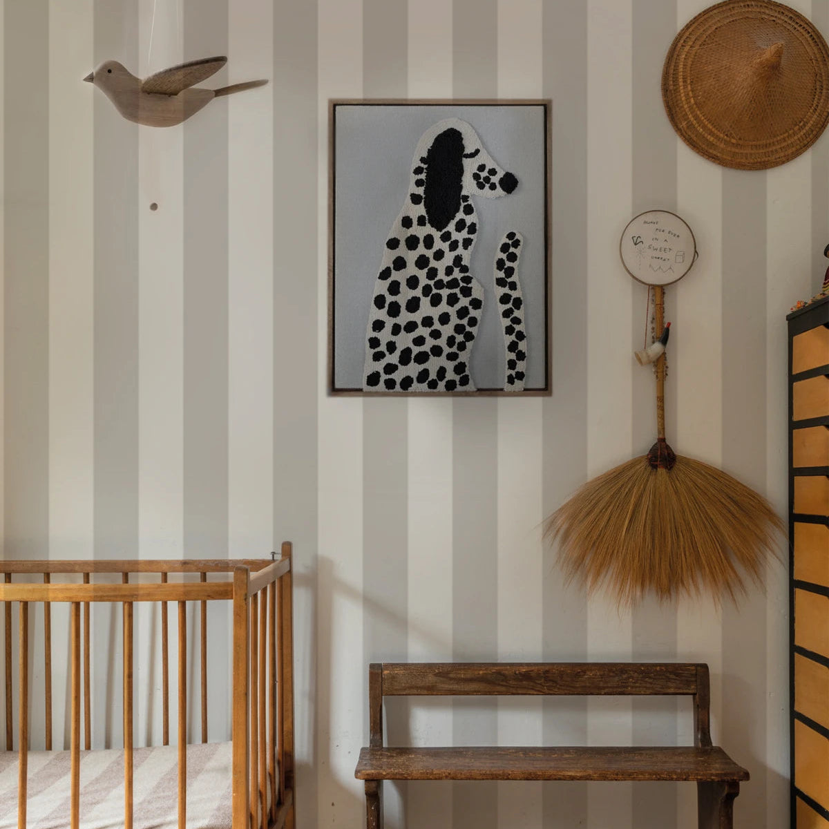 Tapeta flizelinowa BOLD STRIPE ASH ciepły szary