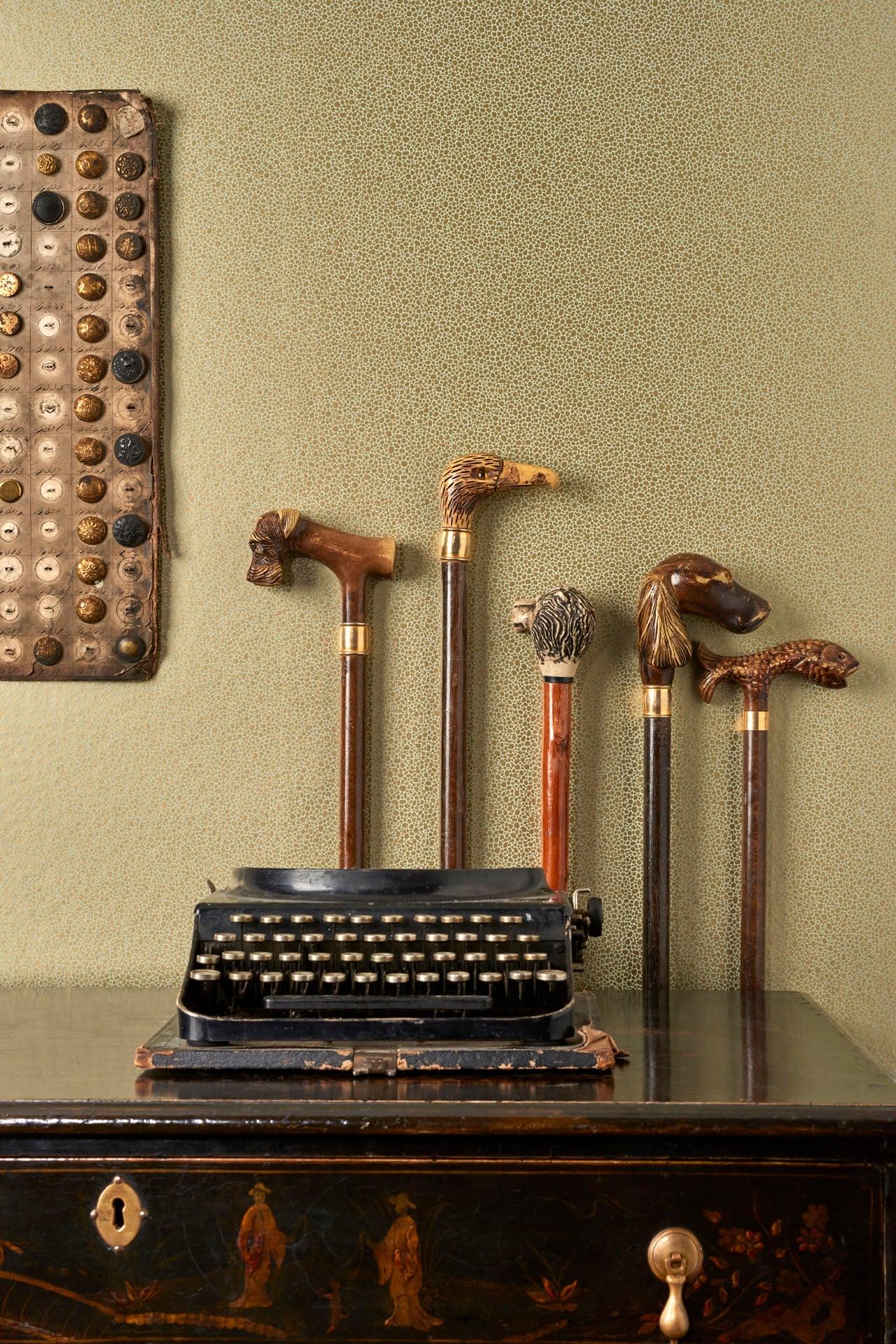 Metalltapete mit abstraktem Mosaikmuster CURIO - Goldstein Gold auf Beige