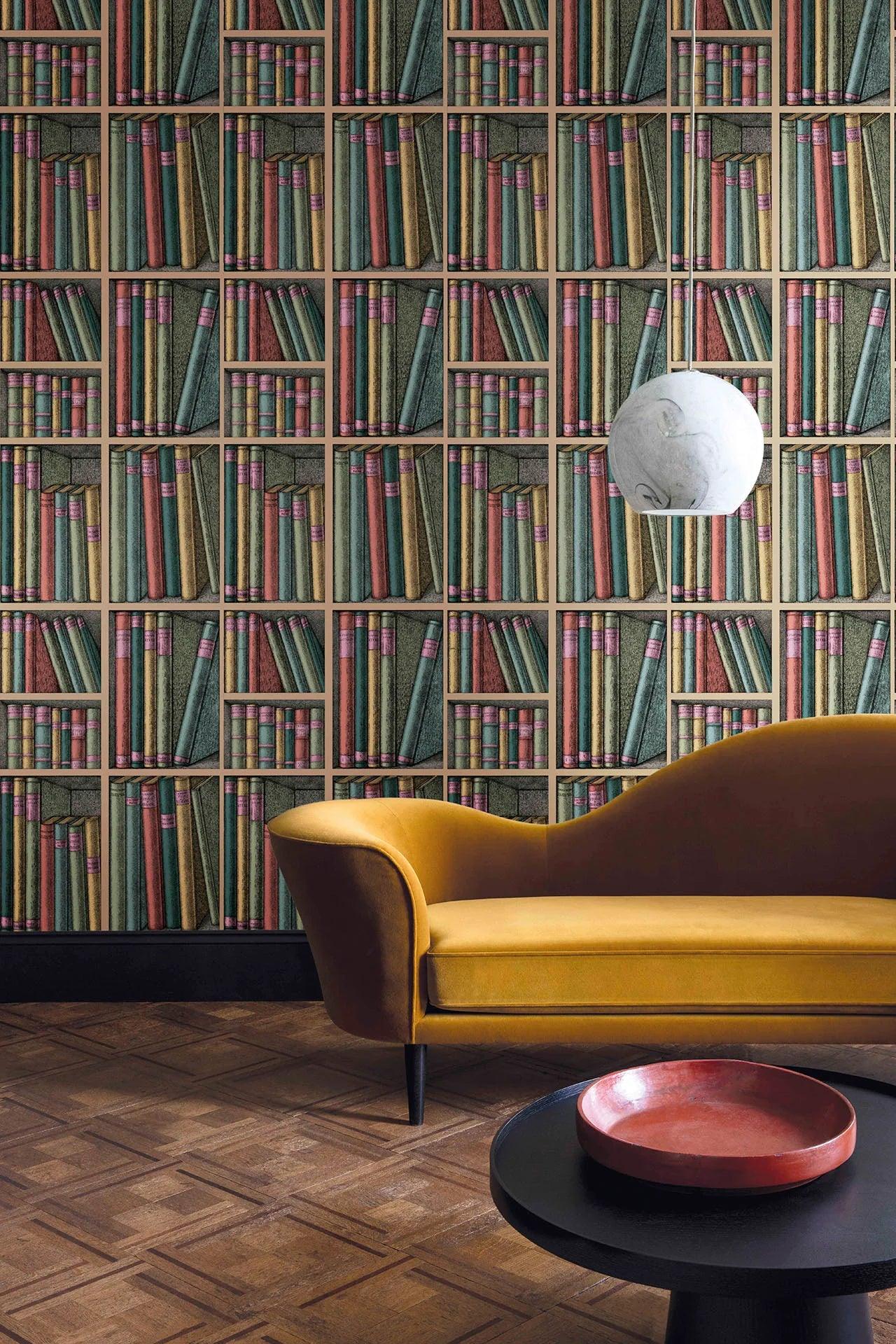 Tapeta z motywem biblioteki i książek FORNASETTI - Ex Libris ochra