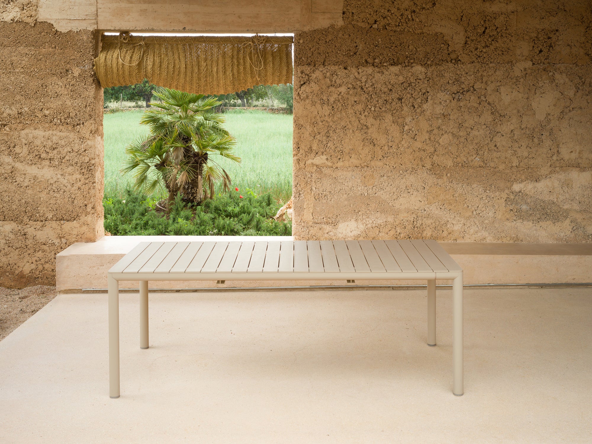 TEVERE Beige Extendable Outdoor Table