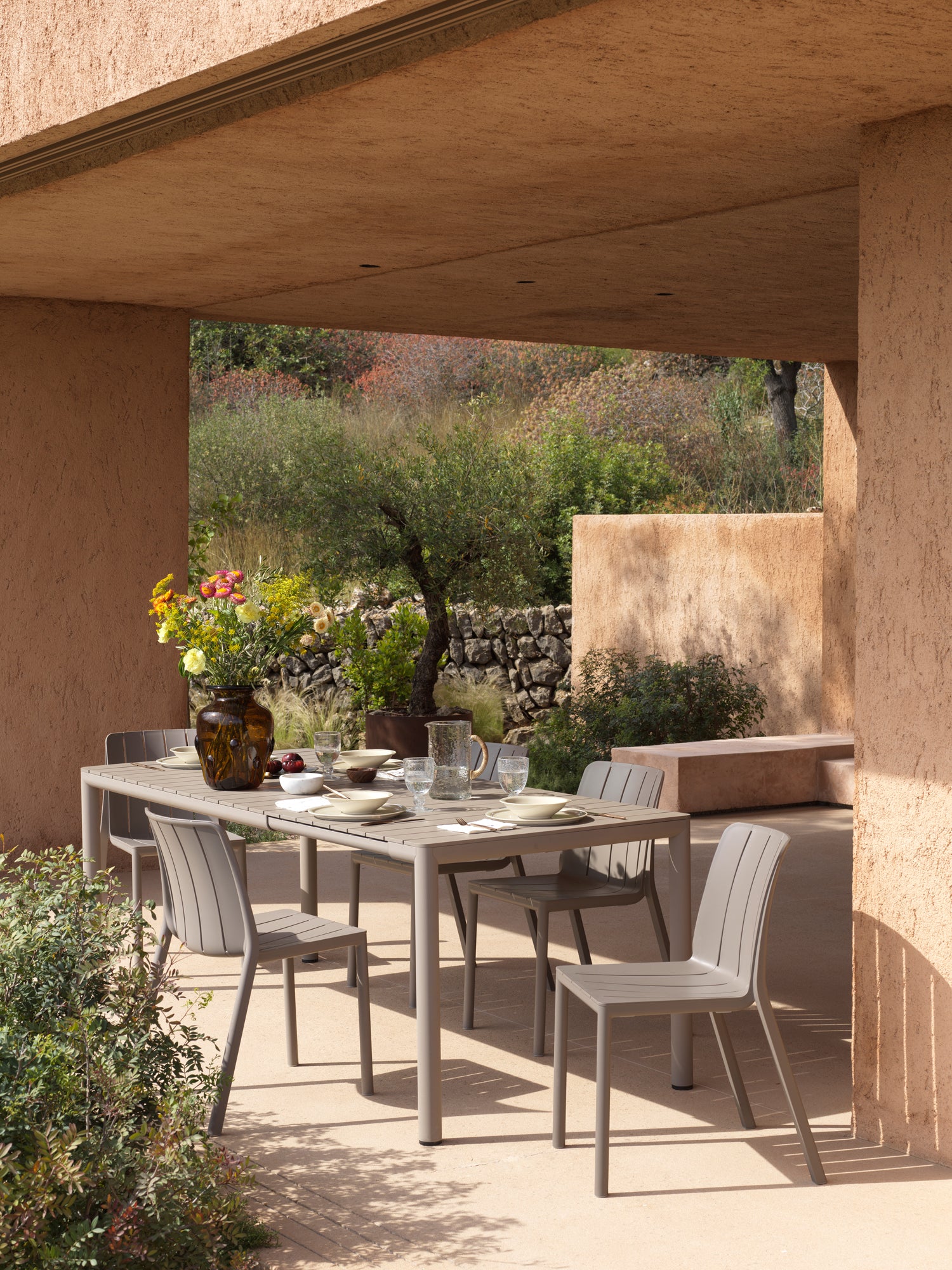 TEVERE Beige Extendable Outdoor Table