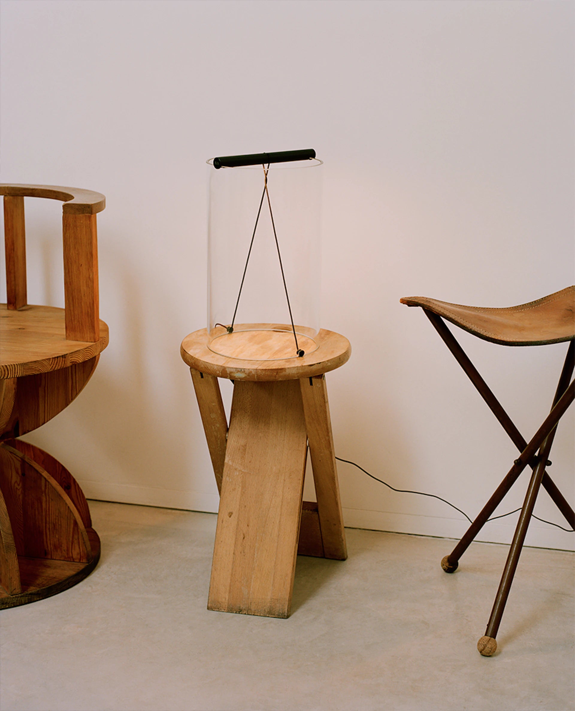 TO-TIE Glass Table Lamp