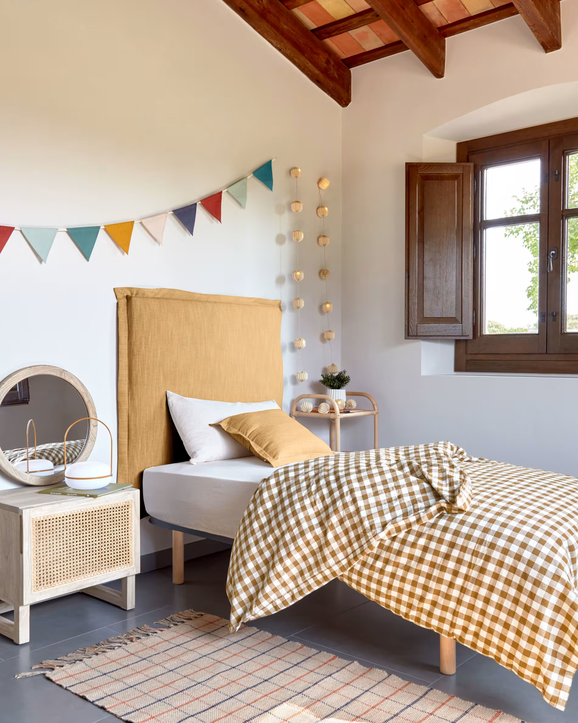 Zagłówek TANIT musztardowy La Forma    Eye on Design