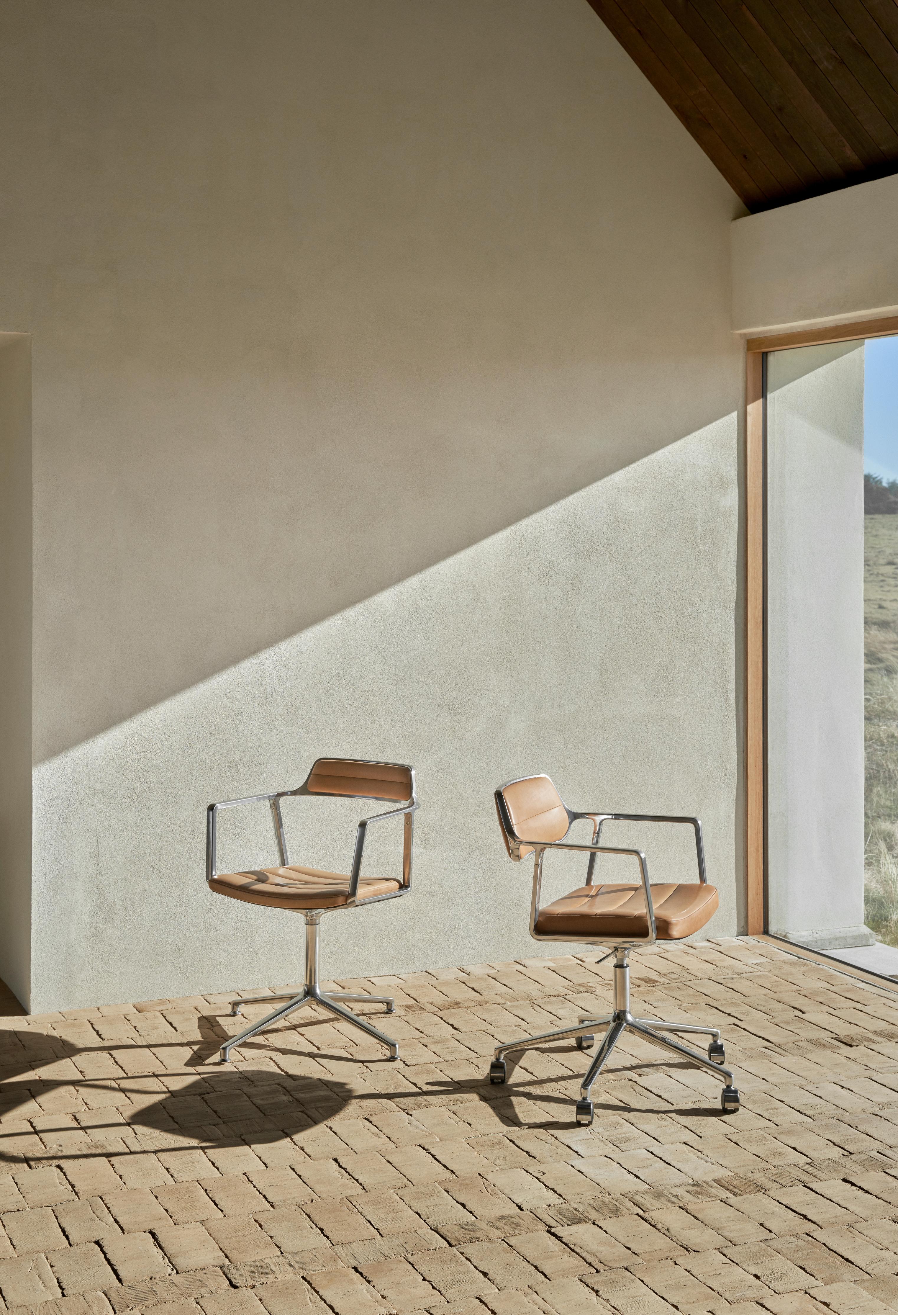 Krzesło biurowe 453+ karmelowa skóra z metalową podstawą