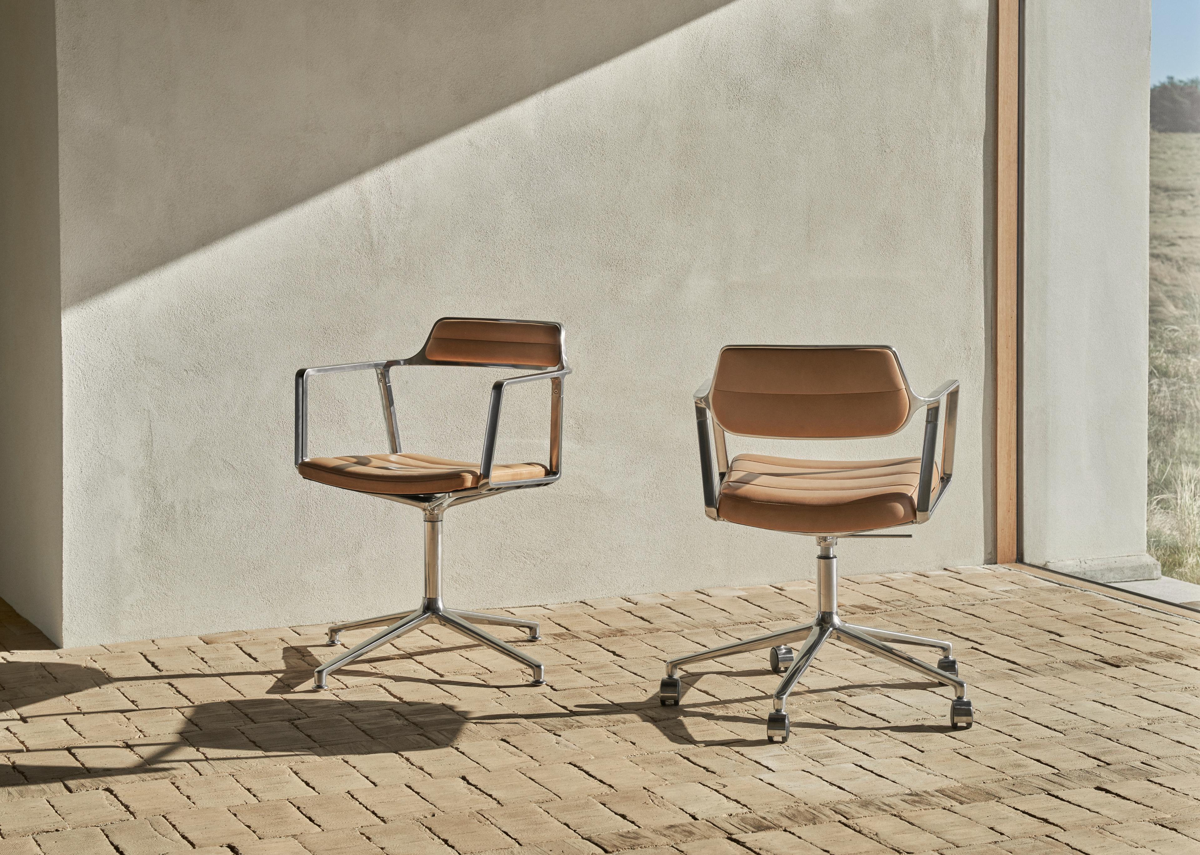 Krzesło biurowe 453+ karmelowa skóra z metalową podstawą