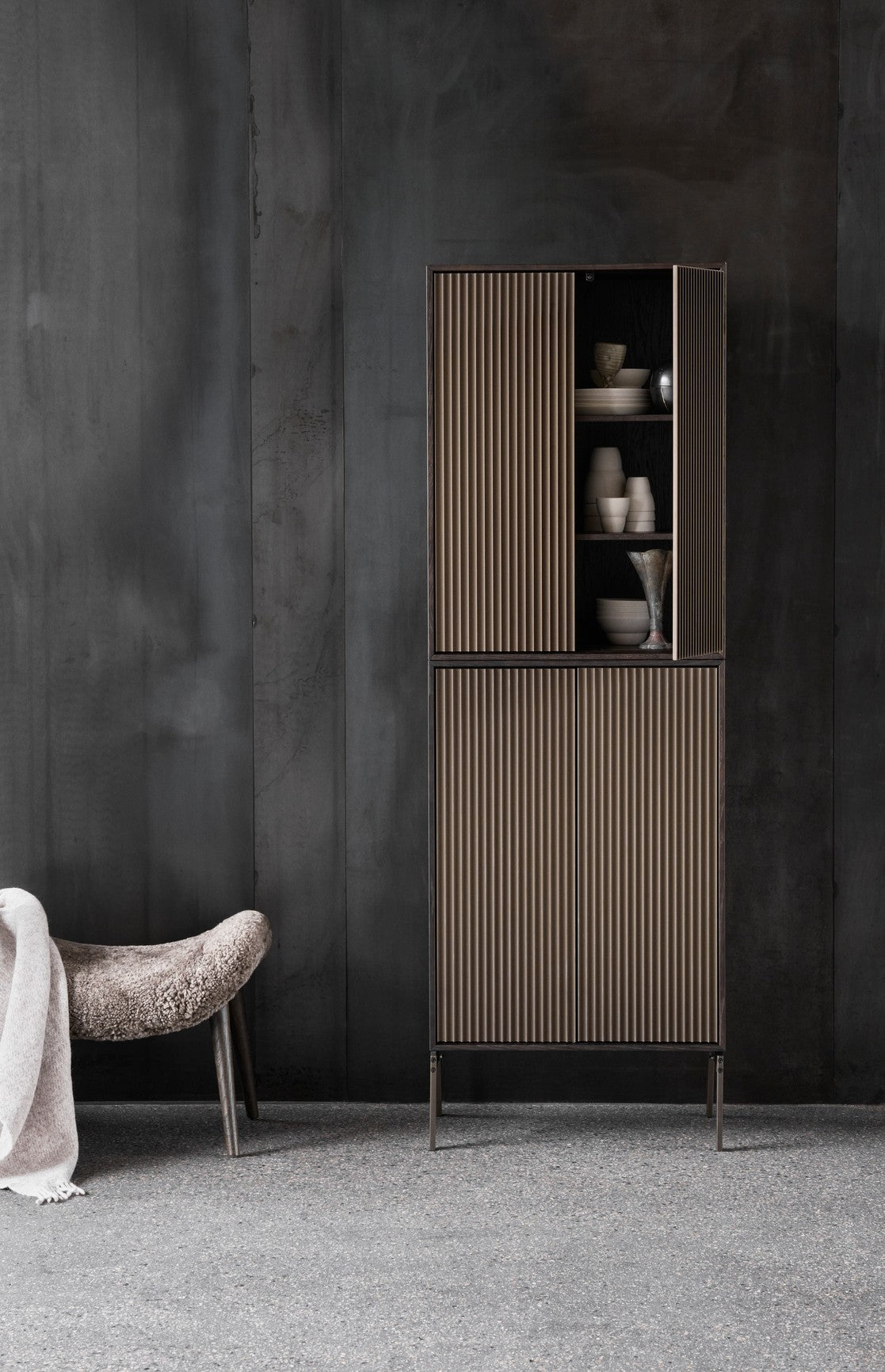 H4 Oak Veneer Cabinet