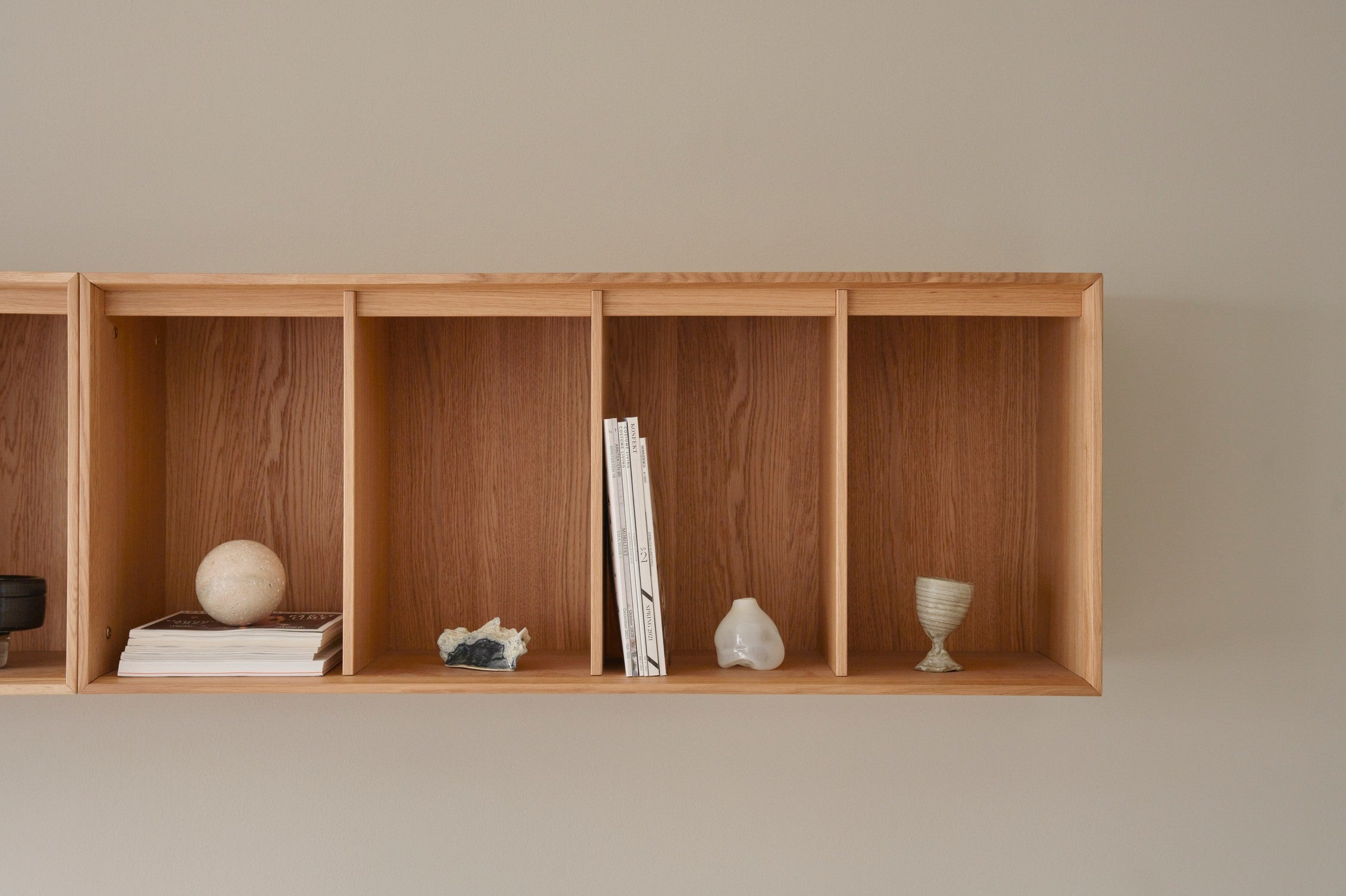 H5 Hanging Chest of Drawers in Oak Veneer with Gray Marble Top