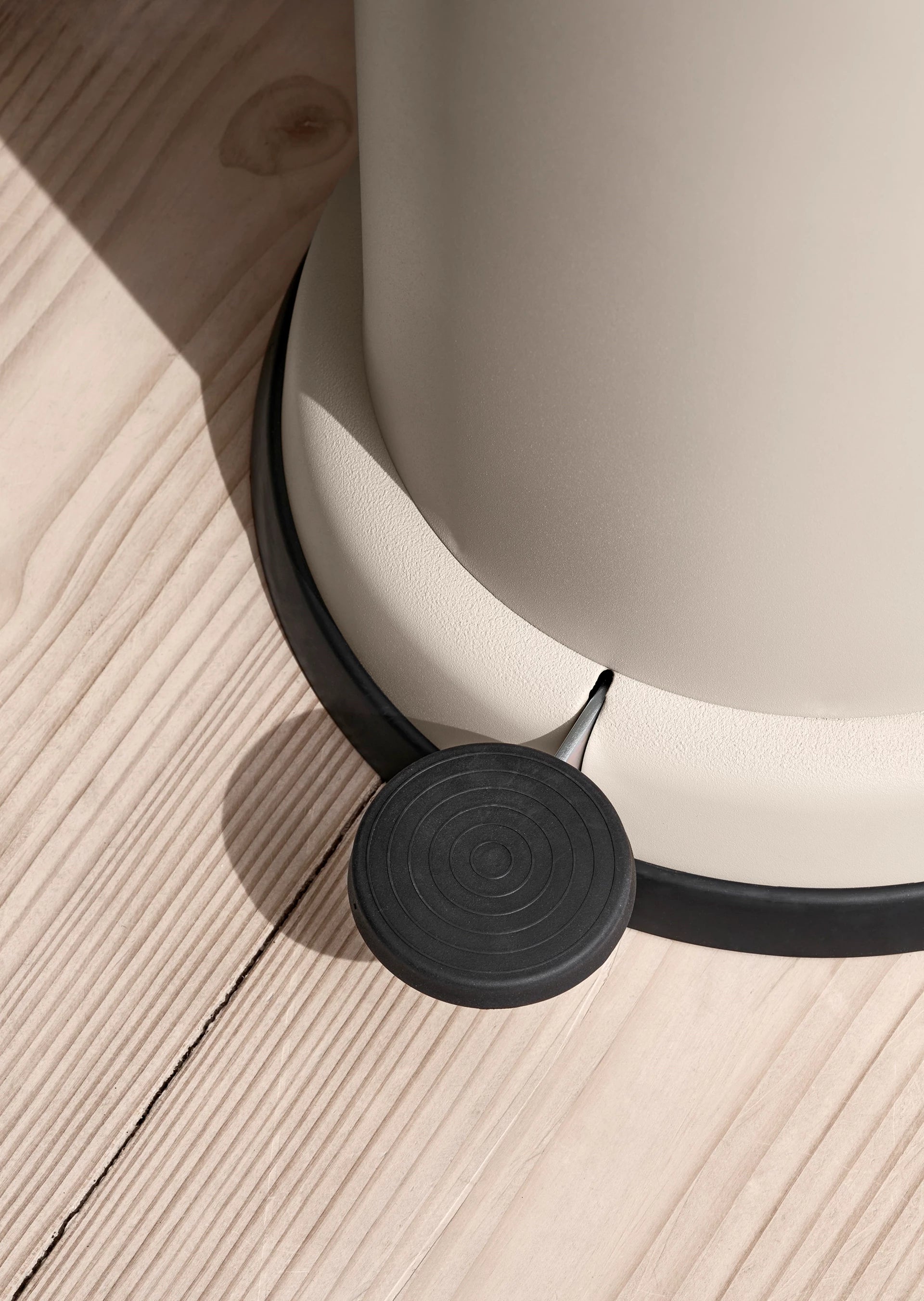 Kosz na śmieci PEDAL BIN beżowy