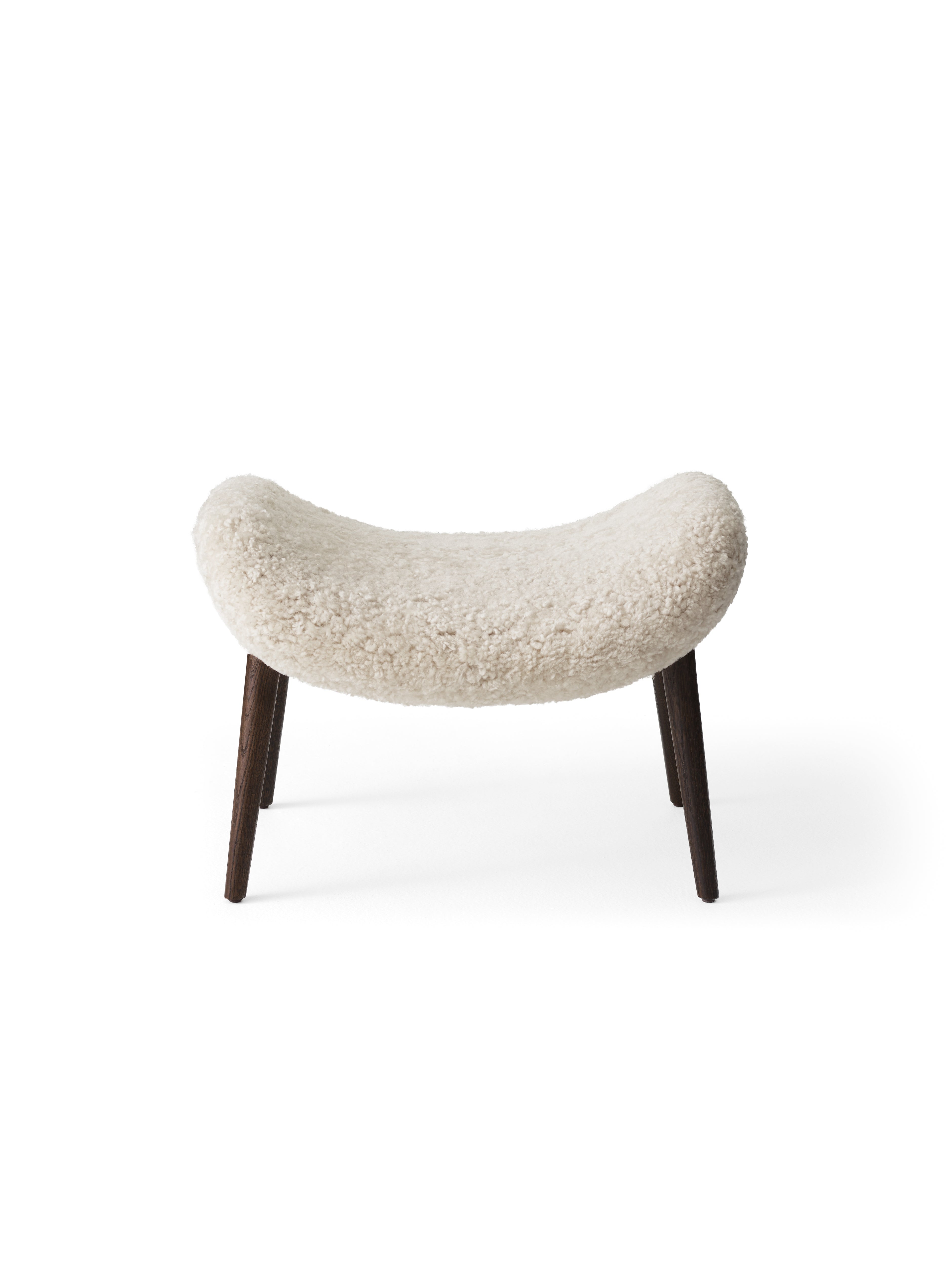 Podnóżek LODGE kremowy baranek z ciemną dębową podstawą