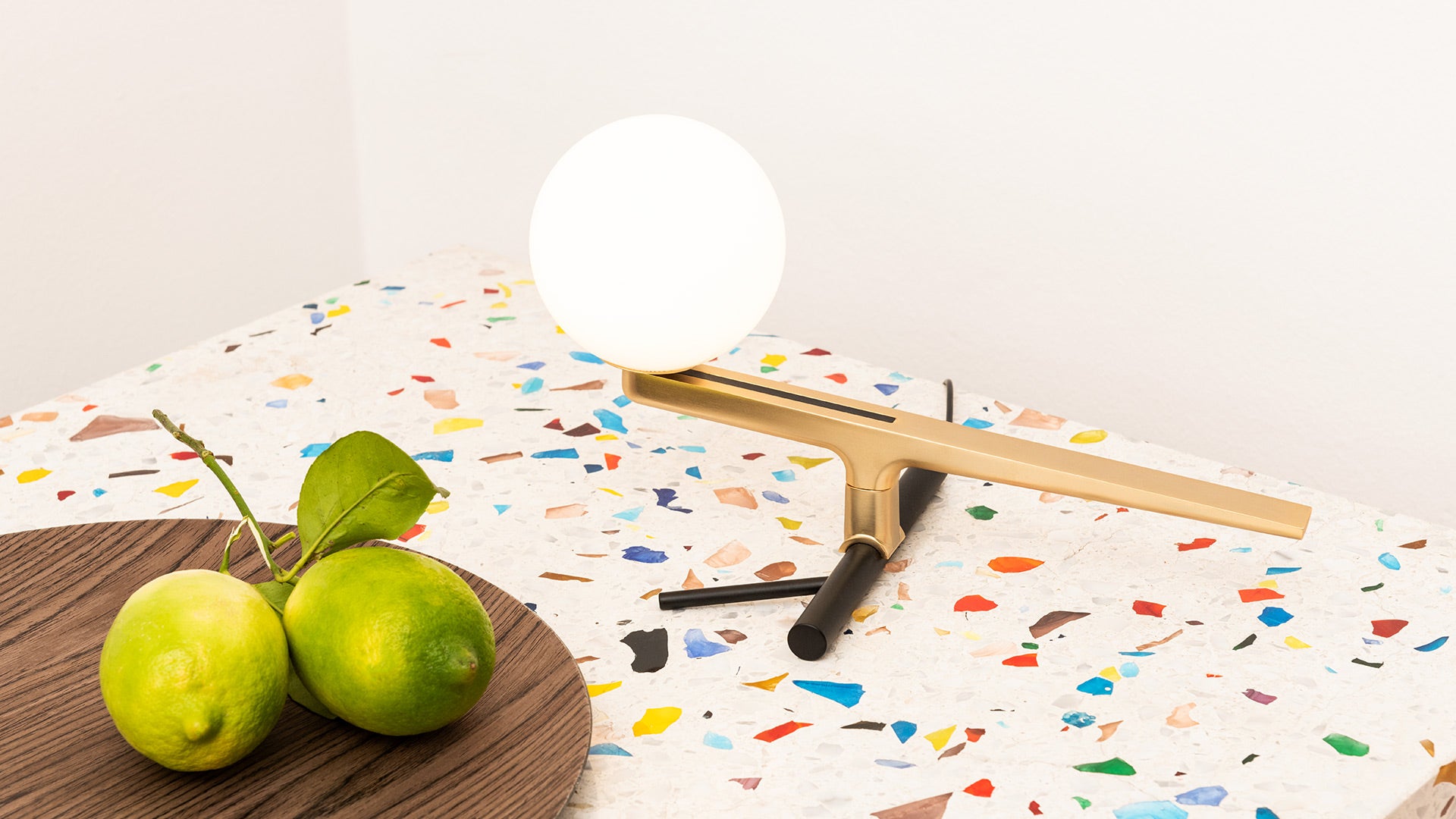 Lampa stołowa YANZI czarny ze złotym