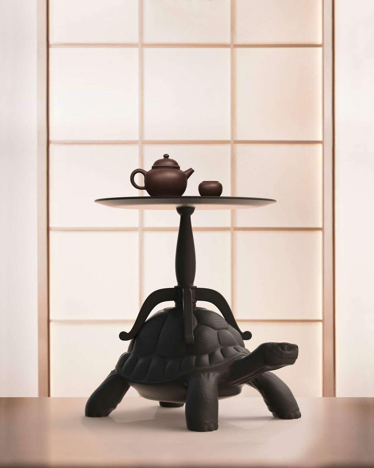 Stolik TURTLE CARRY czarny Qeeboo    Eye on Design